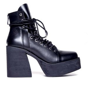 Dupe for UNIF thrash boots